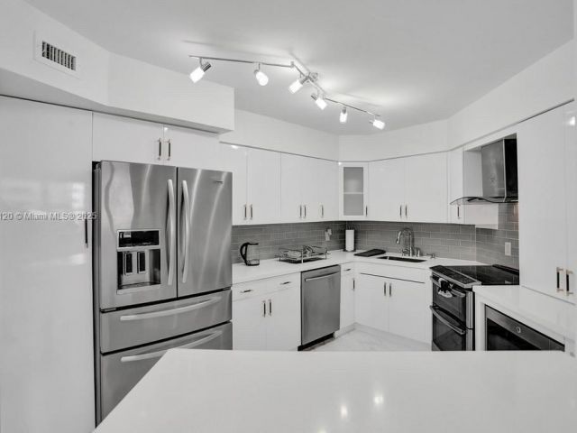 Apartment for rent  Unit #412 - photo 6639613