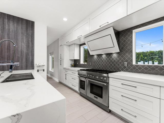 Home for sale at 1044 NW 6th Drive - photo 6643493