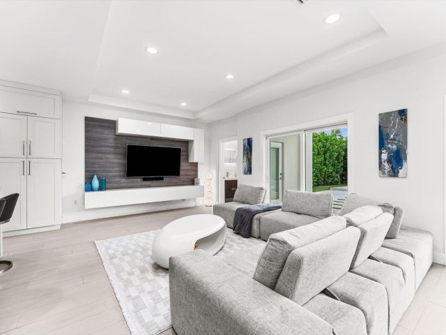 Home for sale at 1044 NW 6th Drive - photo 6643499