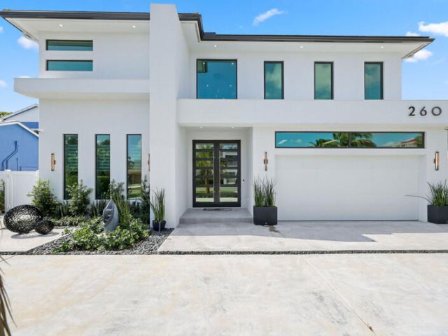 Home for sale at 260 NE 3rd Street - photo 6644687