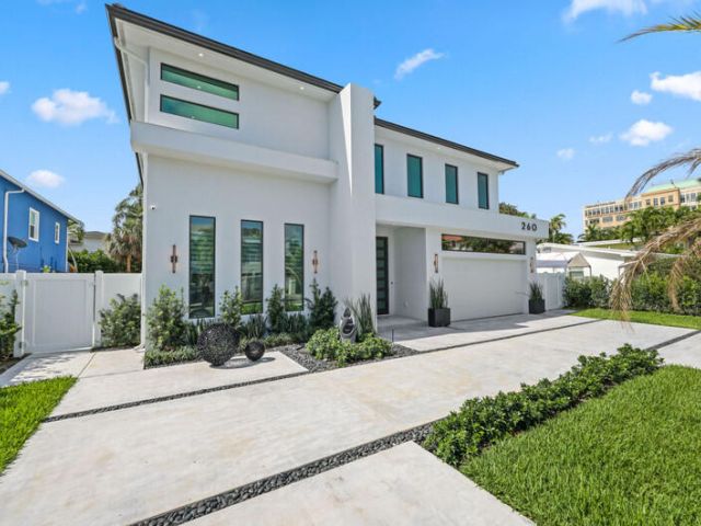 Home for sale at 260 NE 3rd Street - photo 6644689