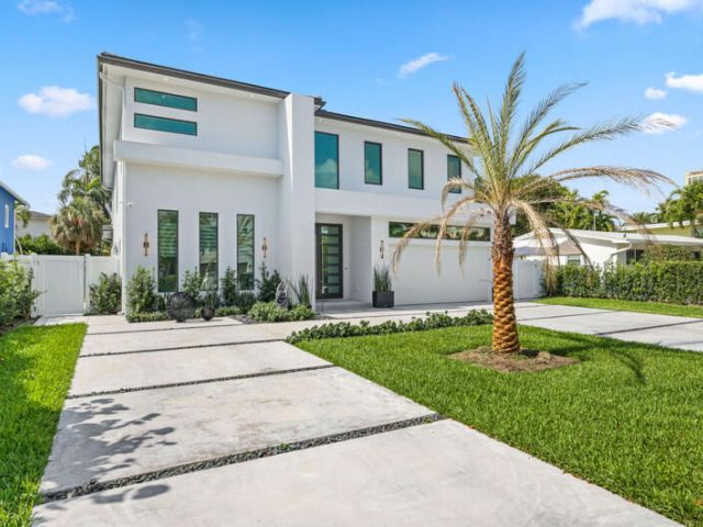 Home for sale at 260 NE 3rd Street - photo 6644690