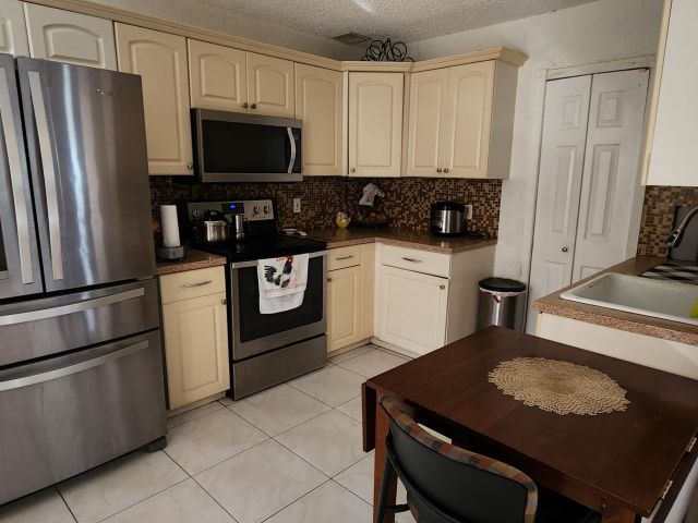 Home for sale at 1341 SW 24th Avenue - photo 6621426