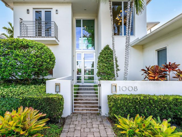 Home for sale at 1008 NW 1st Avenue - photo 6656676