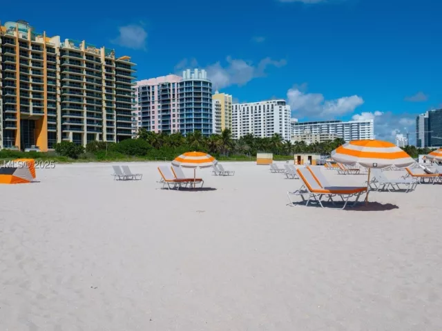 1-bedroom condo for sale in Miami Beach - 1455 Ocean Dr 811 - MondialRealty