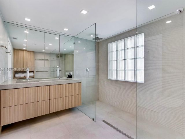 Apartment for sale  Unit #811 - photo 6646100