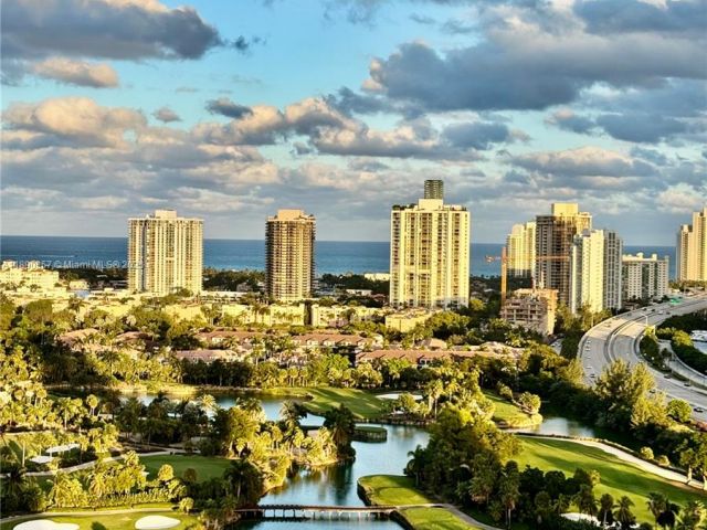 2-bedroom condo for rent in Aventura - 19501 W Country Club Dr 2515 - MondialRealty