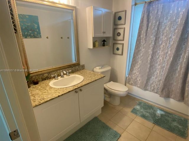 2-bedroom condo for rent in Aventura - 19501 W Country Club Dr 2515 - MondialRealty