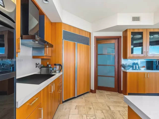 3-bedroom condo for rent in Fort Lauderdale - 2110 N Ocean Blvd 23B - MondialRealty