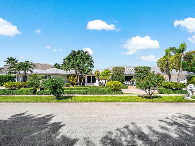 Home for sale at 7425 NE Bay Cove Court - photo 6622881