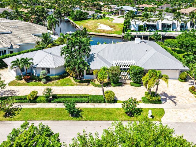 Home for sale at 7425 NE Bay Cove Court - photo 6622884