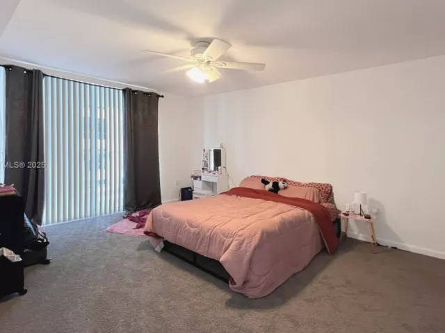 1-bedroom condo for sale in Miami - 1200 Brickell Bay Dr 2814 - MondialRealty