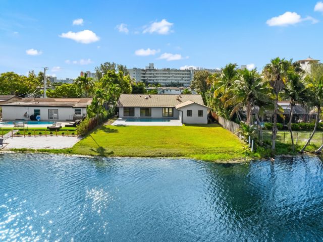 Home for sale at 18735 NE 18th Avenue - photo 6626685