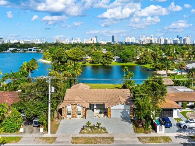 Home for sale at 18735 NE 18th Avenue - photo 6626692