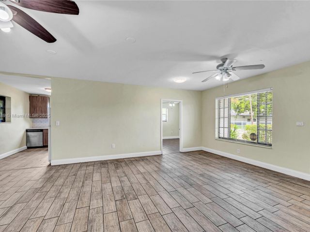 Home for sale at 17130 NE 7th Ave - photo 7439361