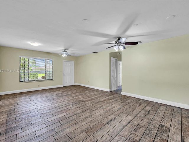 Home for sale at 17130 NE 7th Ave - photo 7439372