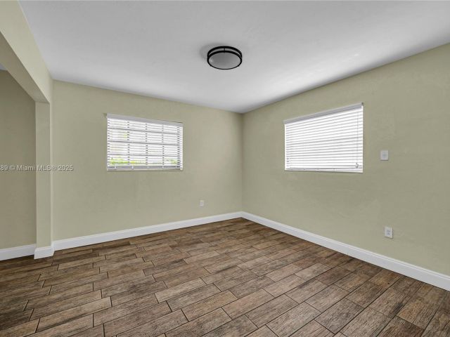 Home for sale at 17130 NE 7th Ave - photo 7439377