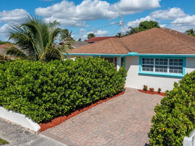 Home for sale at 951 Green Street - photo 6679142