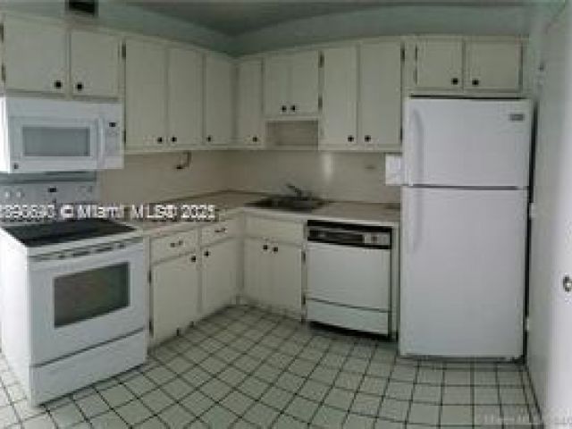 Apartment for rent  Unit #11U - photo 7438335