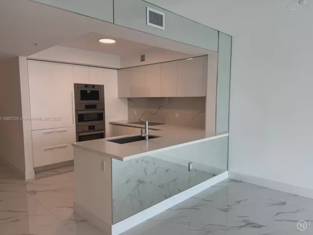 3-bedroom condo for sale in Sunny Isles Beach - 330 Sunny Isles Blvd 5-1003 - MondialRealty