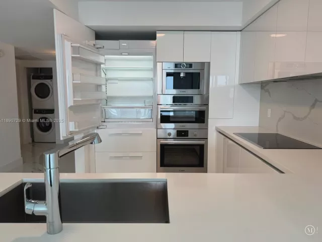 3-bedroom condo for sale in Sunny Isles Beach - 330 Sunny Isles Blvd 5-1003 - MondialRealty