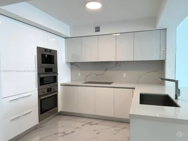 3-bedroom condo for sale in Sunny Isles Beach - 330 Sunny Isles Blvd 5-1003 - MondialRealty