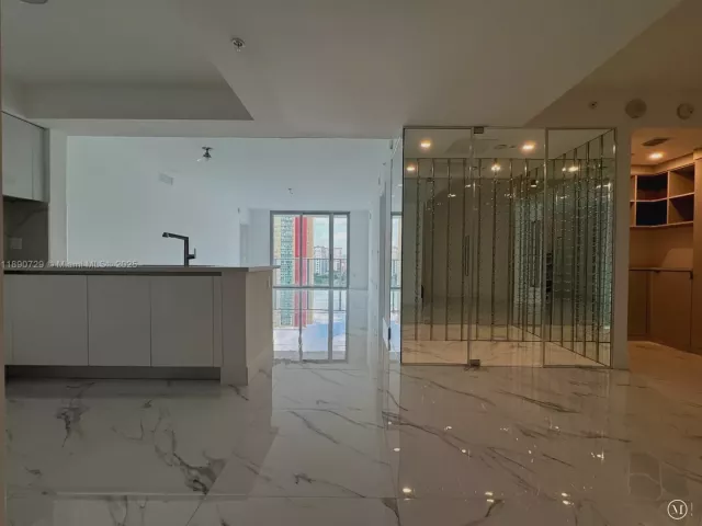 3-bedroom condo for sale in Sunny Isles Beach - 330 Sunny Isles Blvd 5-1003 - MondialRealty