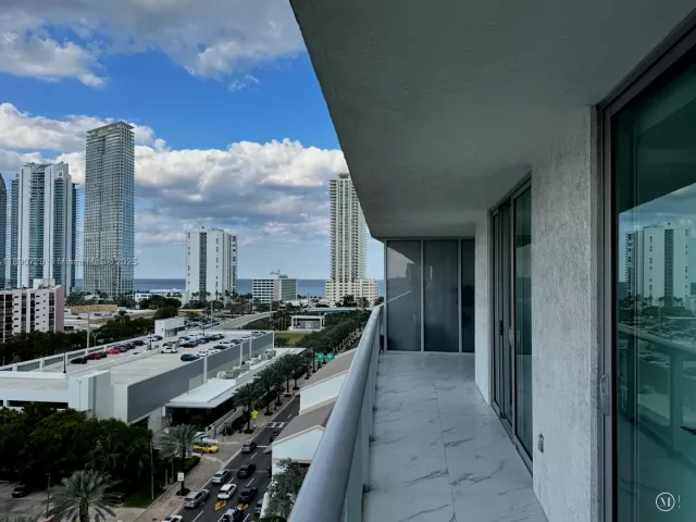 3-bedroom condo for sale in Sunny Isles Beach - 330 Sunny Isles Blvd 5-1003 - MondialRealty