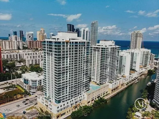 3-bedroom condo for sale in Sunny Isles Beach - 330 Sunny Isles Blvd 5-1003 - MondialRealty