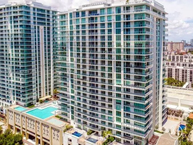 3-bedroom condo for sale in Sunny Isles Beach - 330 Sunny Isles Blvd 5-1003 - MondialRealty