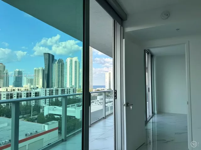 3-bedroom condo for sale in Sunny Isles Beach - 330 Sunny Isles Blvd 5-1003 - MondialRealty