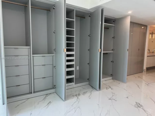 3-bedroom condo for sale in Sunny Isles Beach - 330 Sunny Isles Blvd 5-1003 - MondialRealty