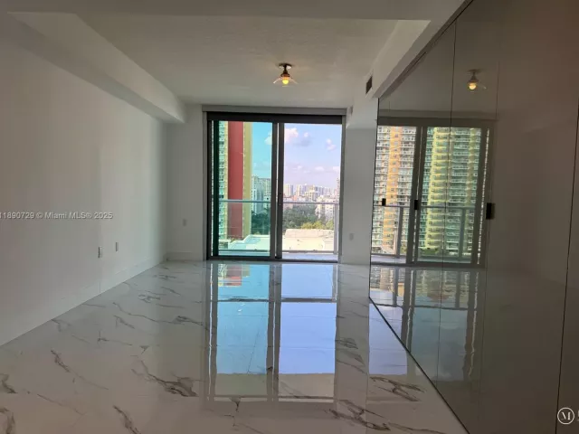 3-bedroom condo for sale in Sunny Isles Beach - 330 Sunny Isles Blvd 5-1003 - MondialRealty