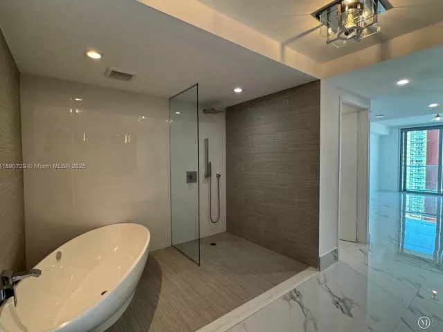 3-bedroom condo for sale in Sunny Isles Beach - 330 Sunny Isles Blvd 5-1003 - MondialRealty
