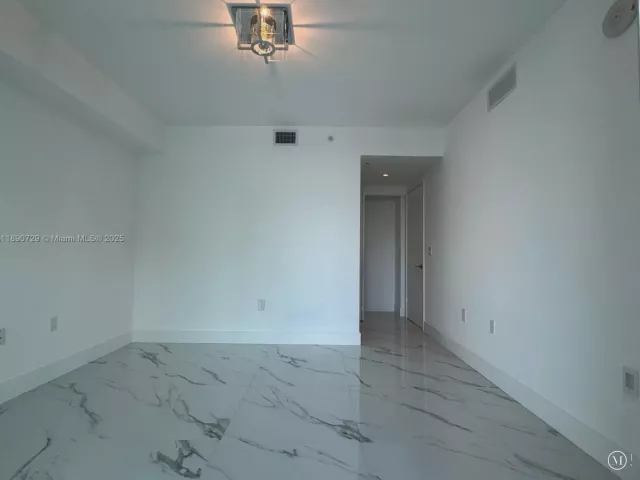 3-bedroom condo for sale in Sunny Isles Beach - 330 Sunny Isles Blvd 5-1003 - MondialRealty