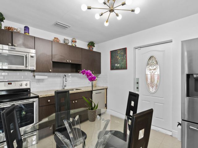 Home for sale at 601 SW 5th Court - photo 6626548