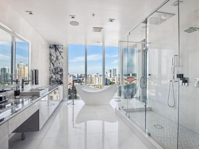 Apartment for rent  Unit #5-UPH04 - photo 6623819