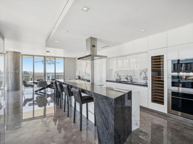 Apartment for rent  Unit #5-UPH04 - photo 6623828