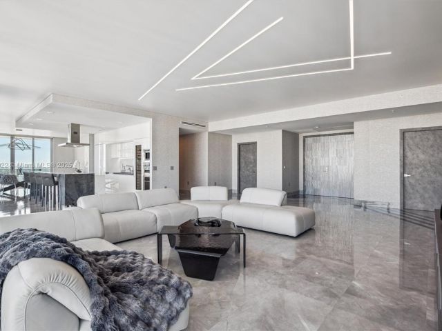 Apartment for rent  Unit #5-UPH04 - photo 6623834