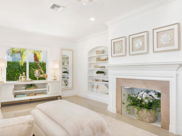 Home for sale at 6911 S Flagler Drive - photo 6626859