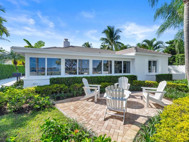 Home for sale at 6911 S Flagler Drive - photo 6626873