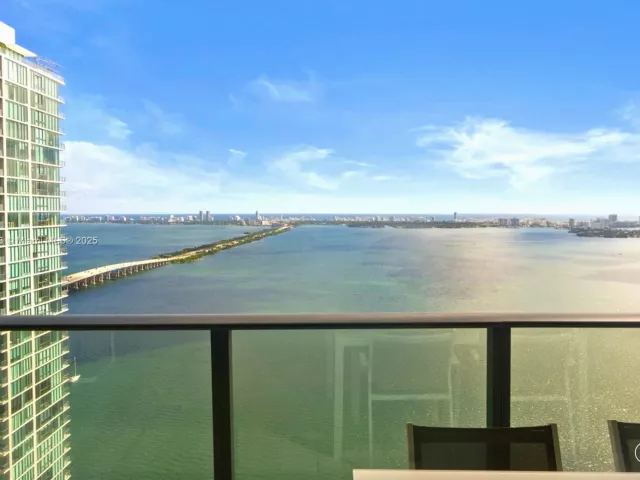 2-bedroom condo for sale in Miami - 480 NE 31st St 4206 - MondialRealty