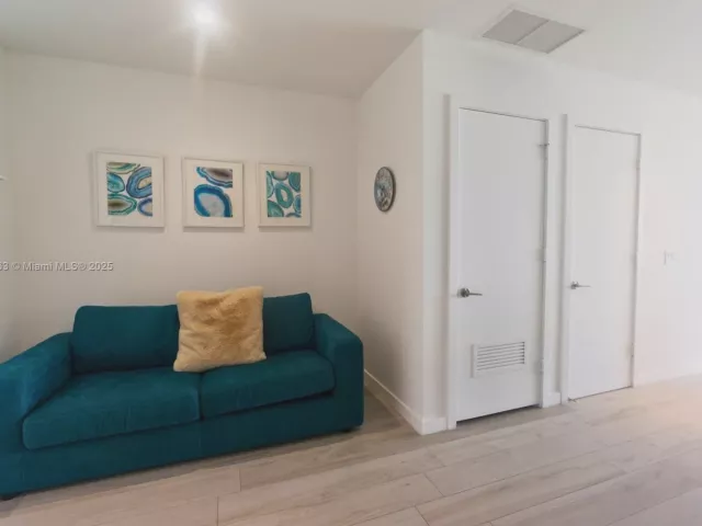 2-bedroom condo for sale in Miami - 480 NE 31st St 4206 - MondialRealty