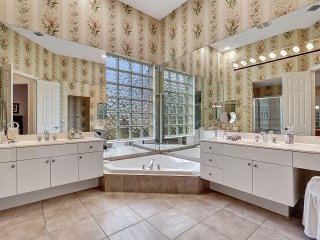 Home for rent at 8671 Falcon Green Drive - photo 6628422