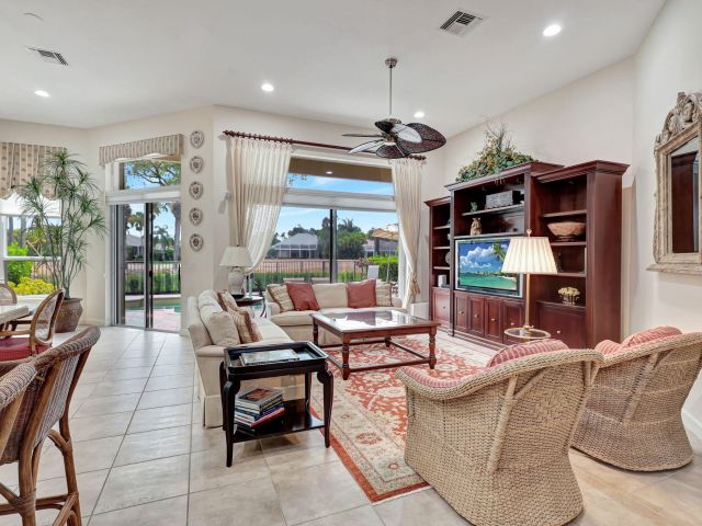 Home for rent at 8671 Falcon Green Drive - photo 6628428