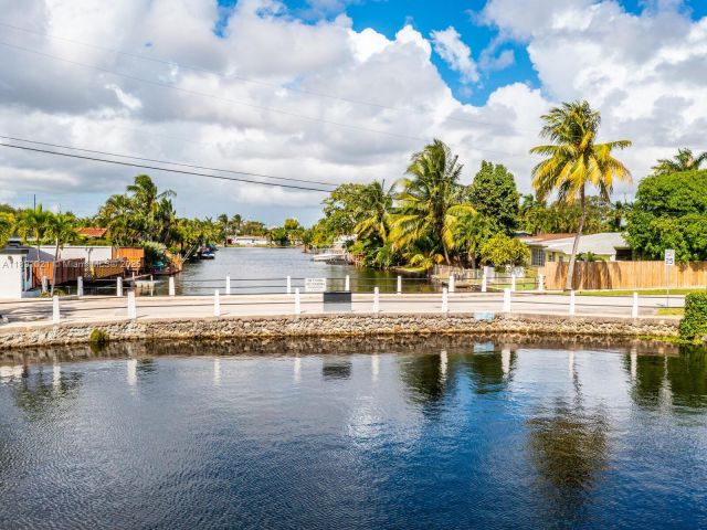 Home for sale at 2856 NW 10th Ave - photo 7414233