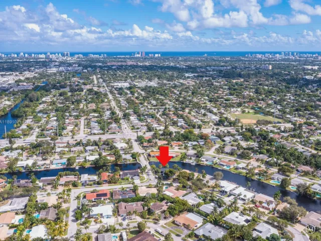 3-bedroom home for sale in Wilton Manors - 2856 NW 10th Ave - MondialRealty