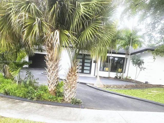 3-bedroom home for sale in Wilton Manors - 2856 NW 10th Ave - MondialRealty