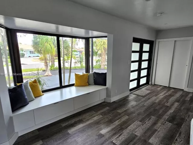 3-bedroom home for sale in Wilton Manors - 2856 NW 10th Ave - MondialRealty