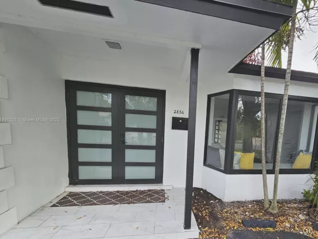 3-bedroom home for sale in Wilton Manors - 2856 NW 10th Ave - MondialRealty